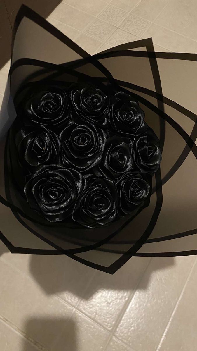 Black Flower Bouquet – Bold, Unique & Luxurious 🖤