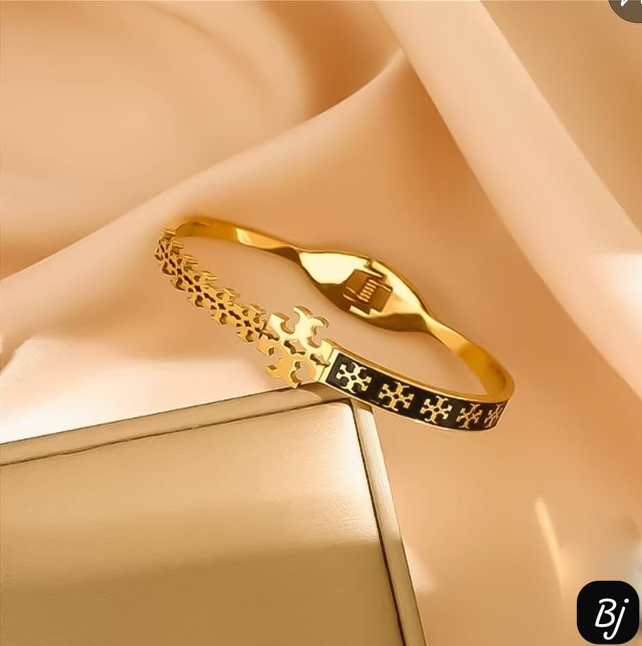 Fancy Beautiful Tory Burch Branded Stainless Steel Hand Cuffs For Her