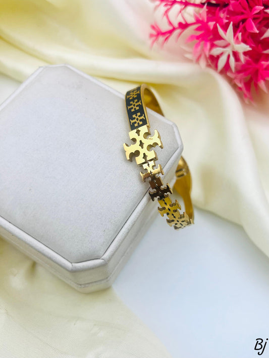 Fancy Beautiful Tory Burch Branded Stainless Steel Hand Cuffs For Her