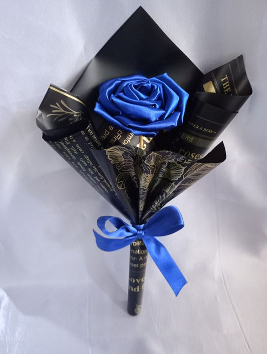 Elegant Blue Rose Bouquet with luxury wrapping – perfect for birthdays & weddings”